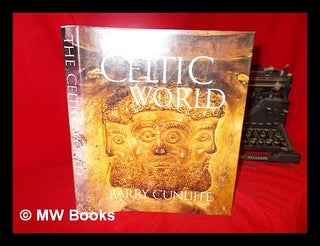 Item #270254 The Celtic world / Barry Cunliffe; designed by Emil M. Bührer. Barry W. Cunliffe